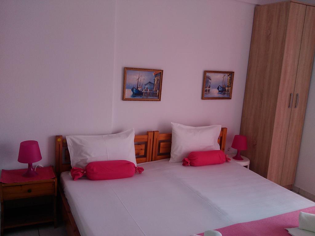Appartement House Mantesos à Koinira Extérieur photo