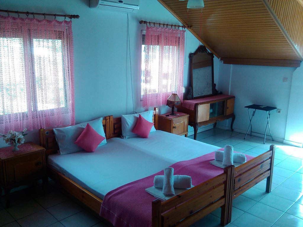 Appartement House Mantesos à Koinira Extérieur photo