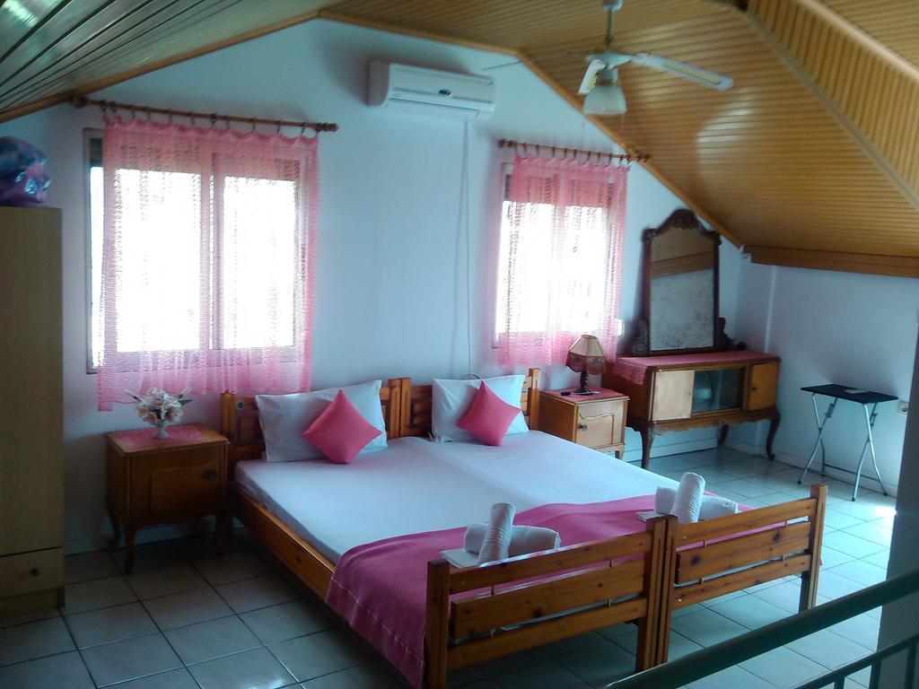 Appartement House Mantesos à Koinira Extérieur photo