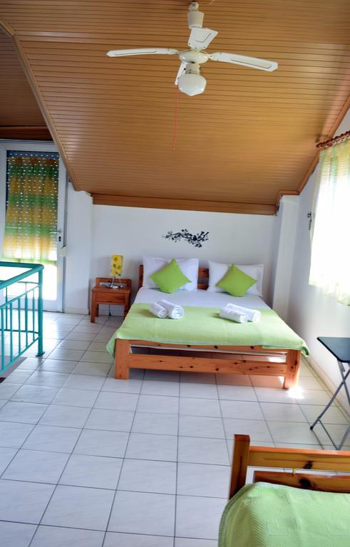 Appartement House Mantesos à Koinira Extérieur photo