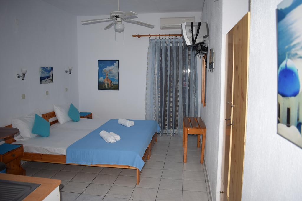 Appartement House Mantesos à Koinira Extérieur photo